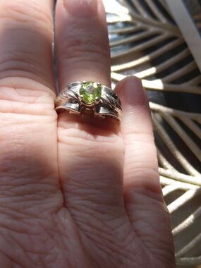 PERIDOT round Cut Sterling Silver Ring 7.75 Size Vintage Chateau D'Argent Inc.